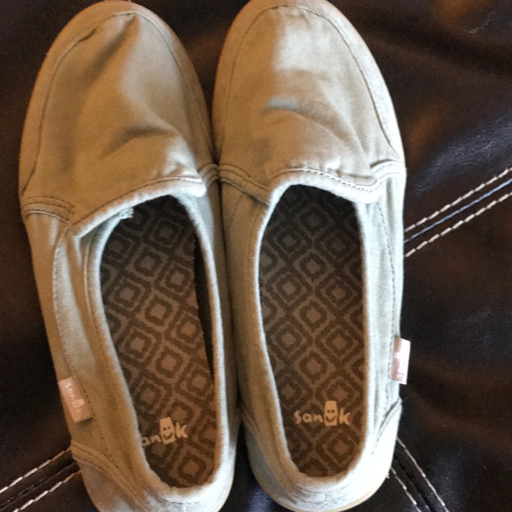 Women’s Green sanuk shoes